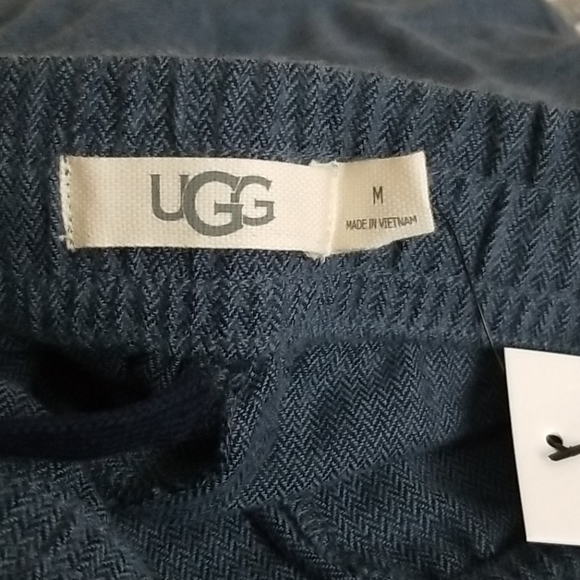 New UGG Steiner Pajama Set Gift Box - Picture 7 of 7